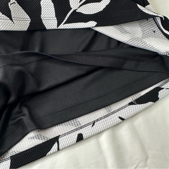 Calvin Klein | Black & White Floral Sleeveless Career Tank Blouse Top Size 1X - Picture 7 of 9